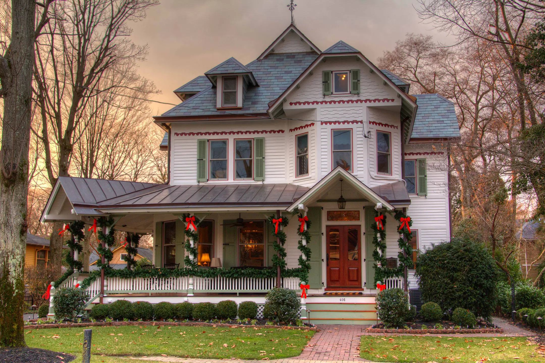 home-christmas-decor-excel-roofing-haddonfield