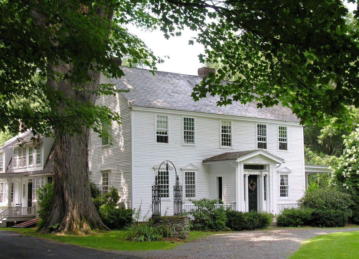 new england colonial